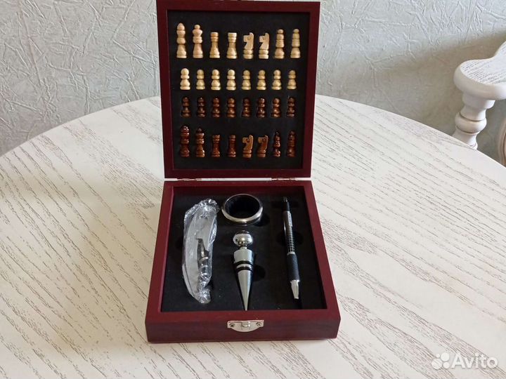 Достойный подарок, шахматы и сомелье