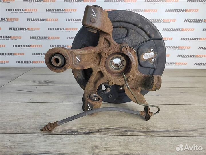 Кулак задний левый suzuki Grand Vitara 3