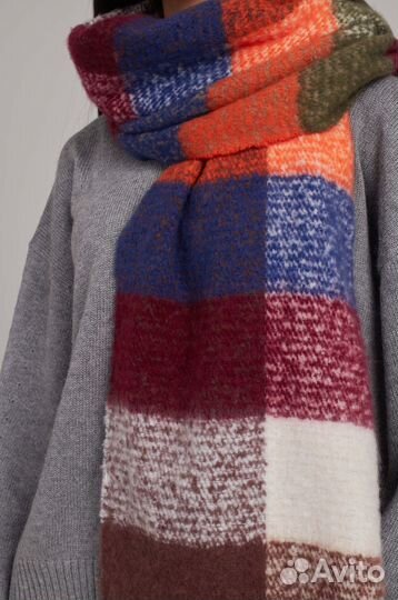 Женский теплый палантин