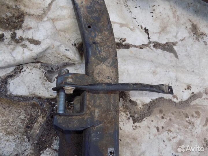 Кронштейн передней балки Duster 2012