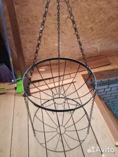 Кашпо для цветов подвесное