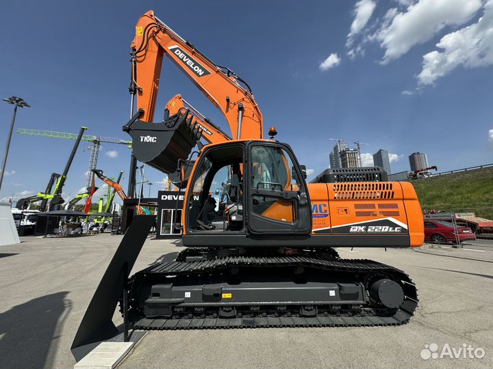 Гусеничный экскаватор Develon DX220LC-7M, 2024