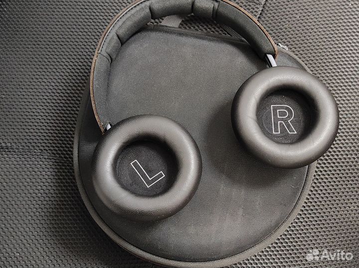 Bang & Olufsen BeoPlay H9 3rd Gen