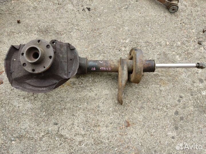 Стойка амортизатора передняя левая Opel Vectra A