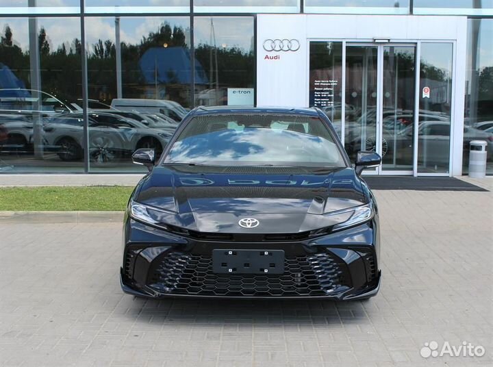 Toyota Camry 2.0 CVT, 2024