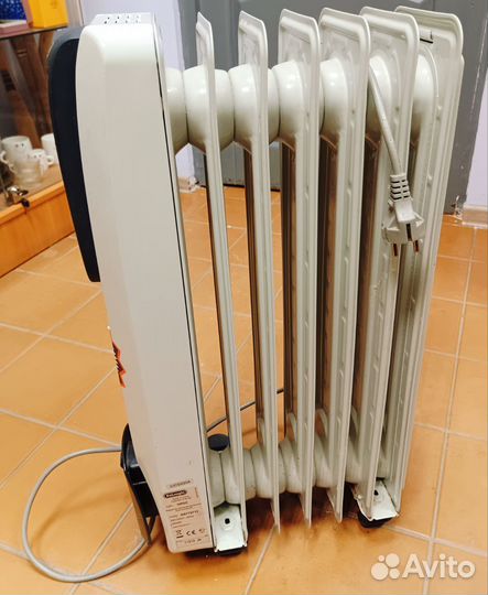 Масляный радиатор Delonghi