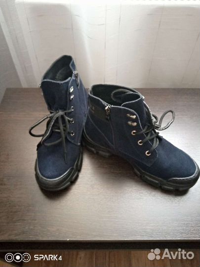 Ботинки зимние 37размер женские