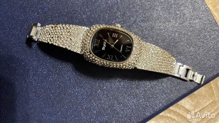 Кольцо-1500, серьги-1000, часы-3000,серебрянные