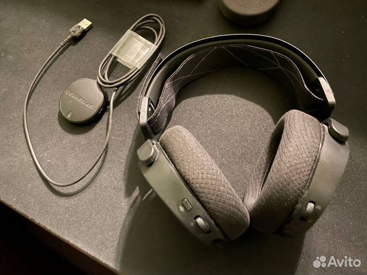 Беспроводные игровые наушники SteelSeries Arctis 7