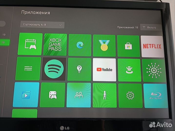 Игровая консоль xbox one S 1 tb. Подписка. Игры