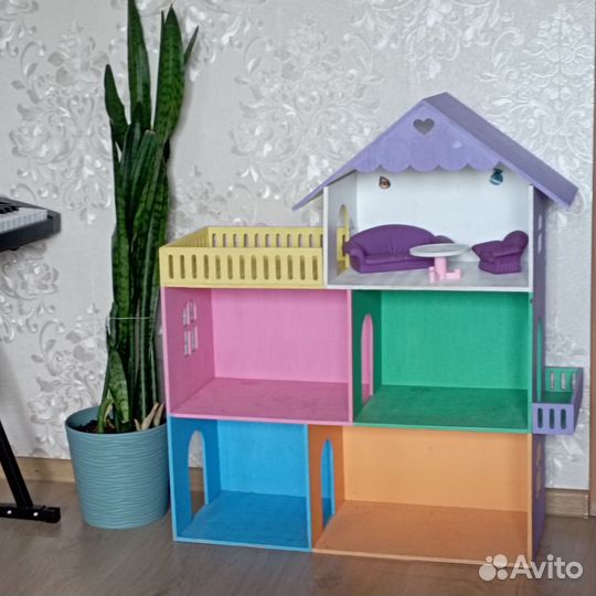 Домик деревянный кукольный