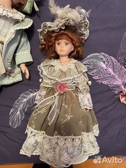 Кукла фарфоровая