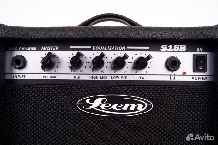 Басовый комбоусилитель