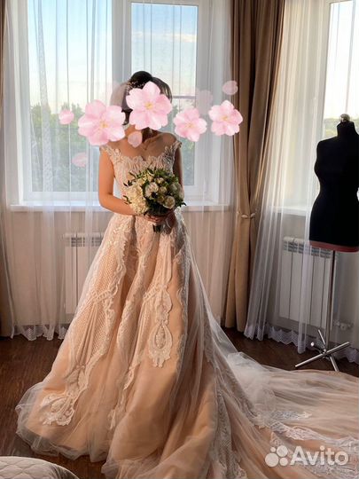 Свадебное платье