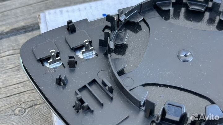 Зеркальный элемент левый scirocco Passat b7