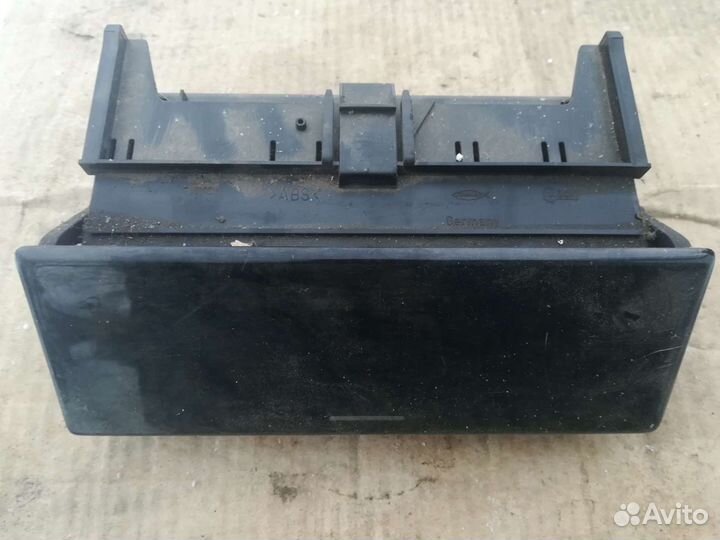 Мерседес 210. Рамка центральной консоли