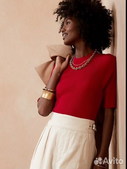 Джемпер женский с горлом новый Banana