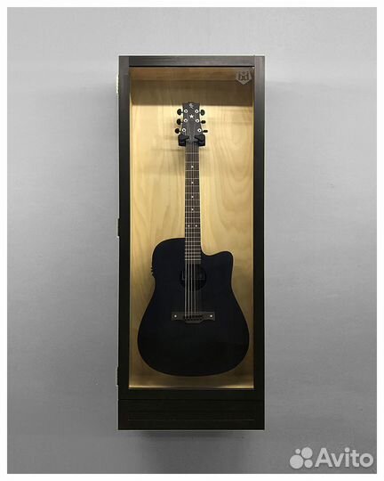 Шкаф-витрина для гитары, с ящиком