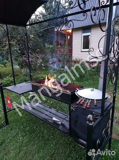 Мангал с крышей