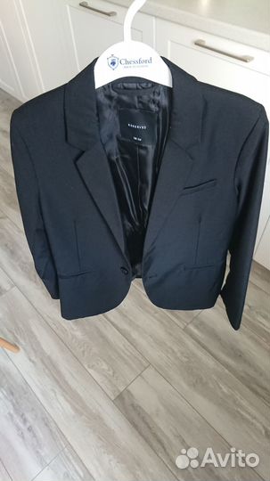 Пиджак чёрного цвета на мальчика 128