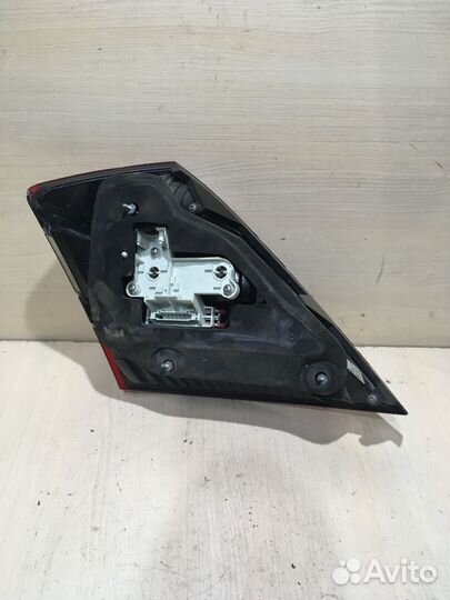 Задний фонарь правый в крыло Mercedes Benz W221