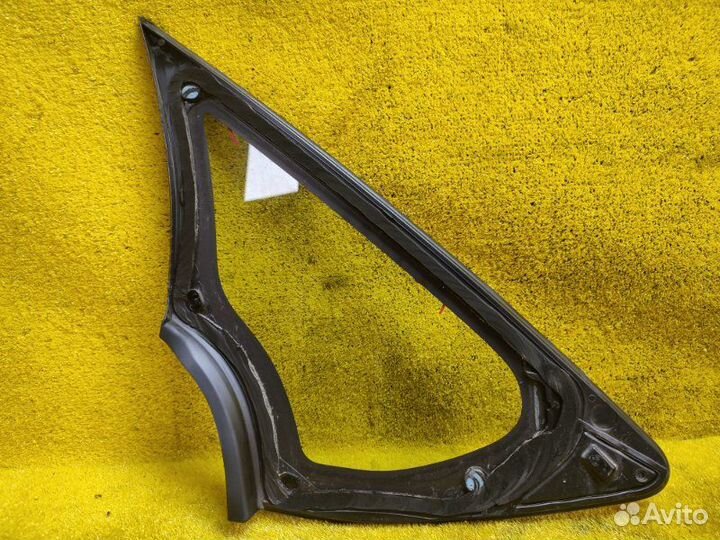 Стекло переднее левое Toyota Voxy/Noah/Esquire