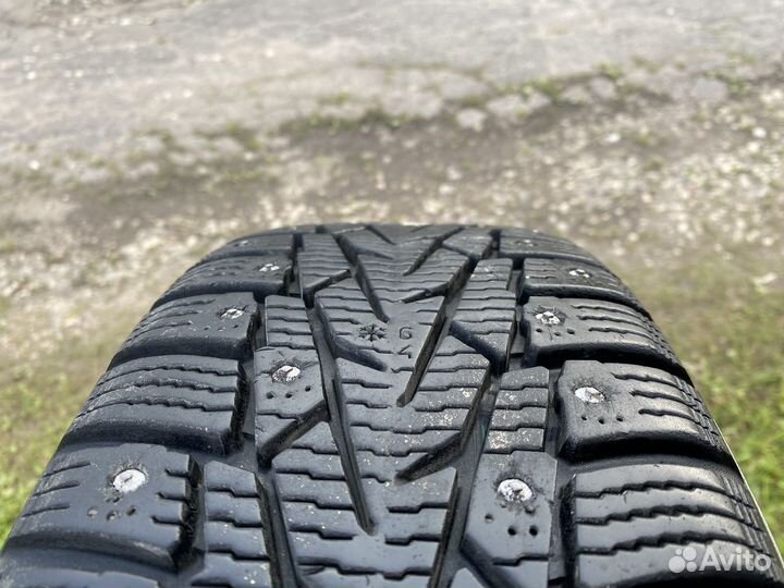 Комплект зимних колес Nokian R15