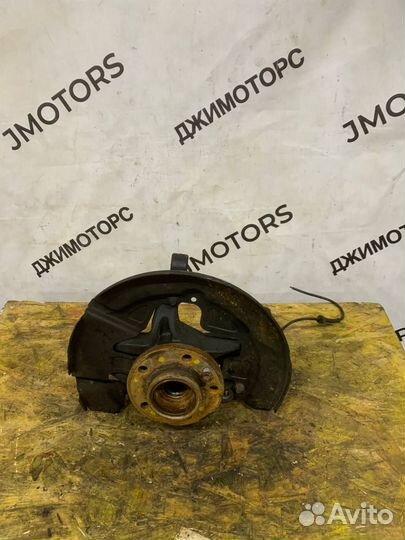 Кулак поворотный правый ступица Volvo V70 S80