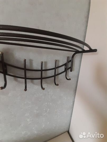 Вешалка настенная в прихожую