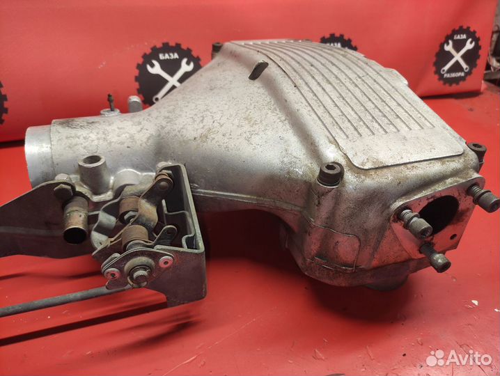 Впускной коллектор Discovery 1 3.5 / 3.9 бензин