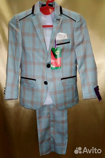 Классический костюм в клетку Аренда