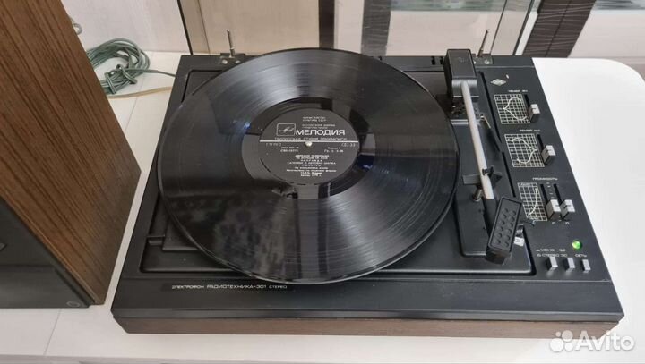 Проигрыватель винила 