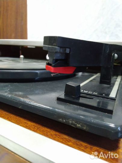 Проигрыватель пластинок Вега 101 стерео