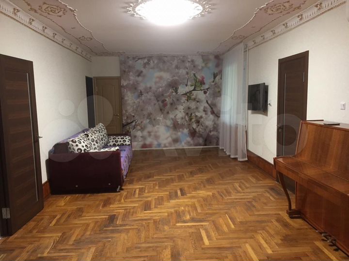 Дом 365 м² на участке 12 сот.