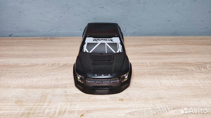 Кузов неубивайка Ford raptor 1/8 1/10 (оклеенный)
