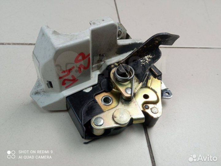 Замок двери задний правый Mercedes E W124