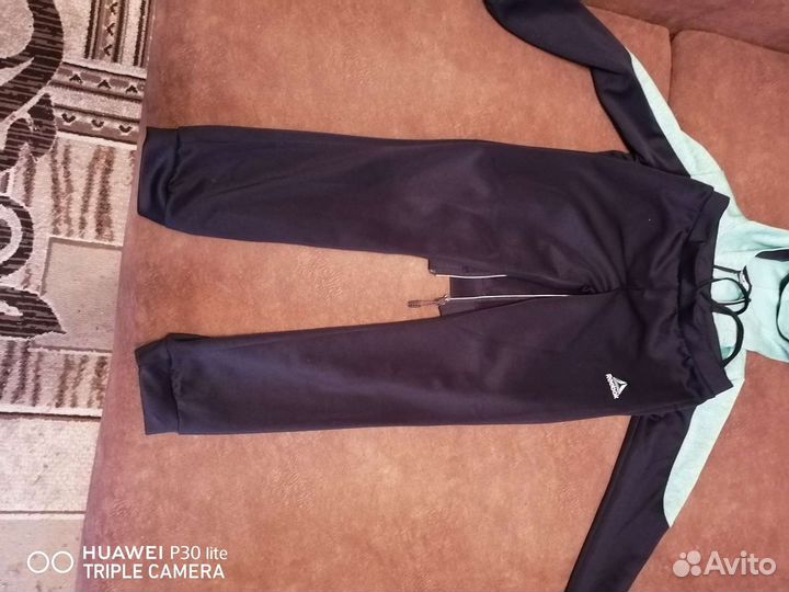 Спортивный костюм женский