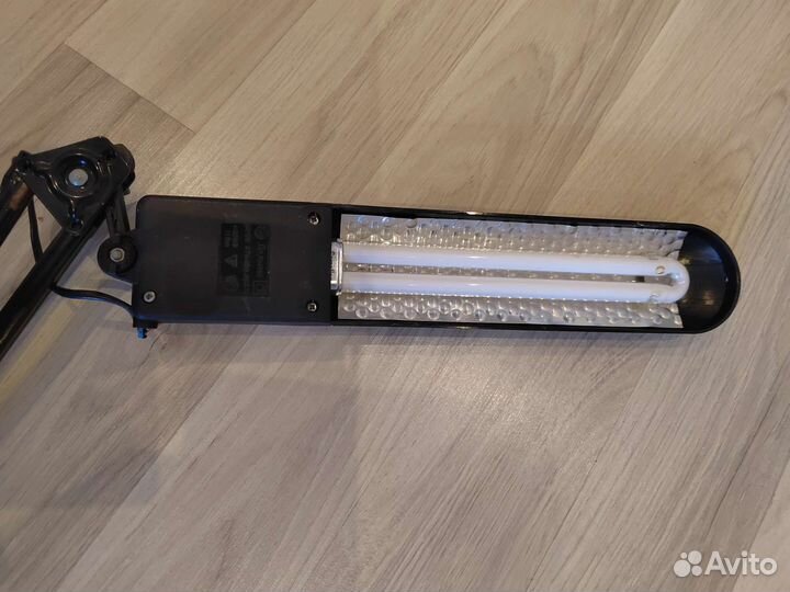 Лампа настольная