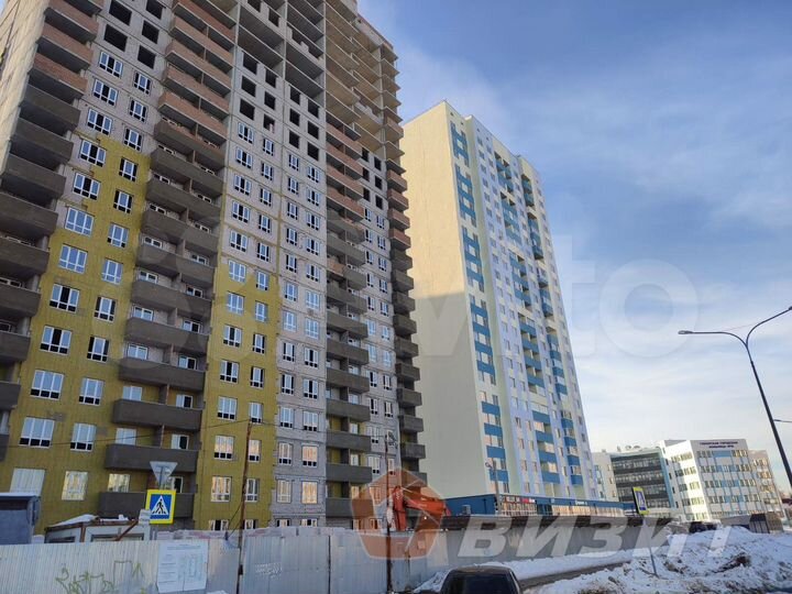 Торговое помещение с отдельным входом на 1 линии