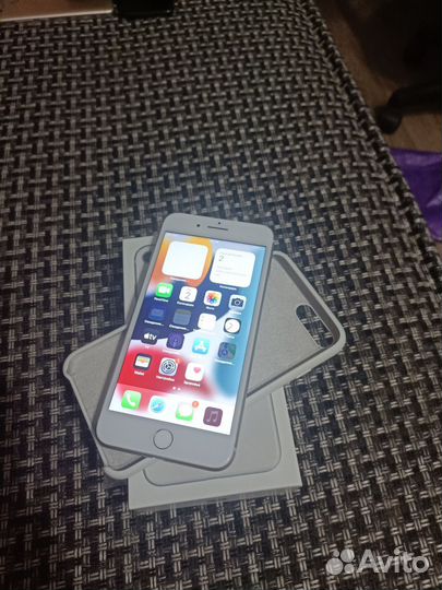 iPhone 8 Plus, 64 ГБ