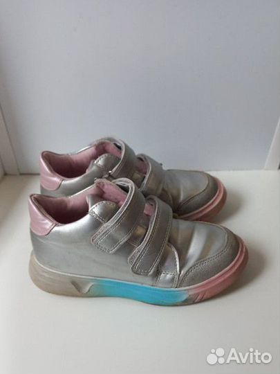 Кроссовки детские