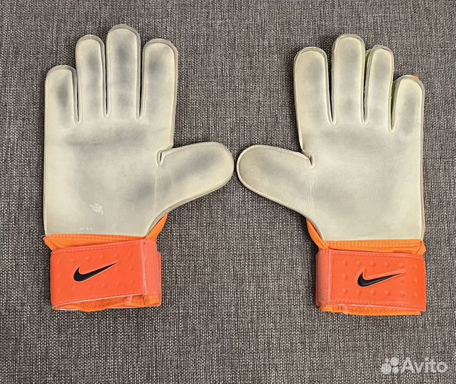 Футбольные Вратарские перчатки Nike