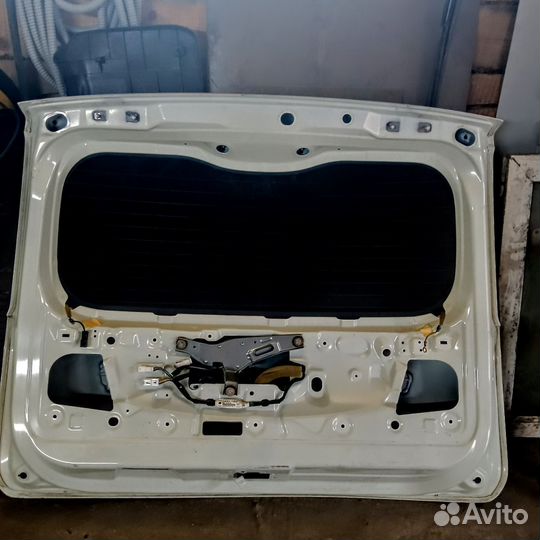 Крышка багажника Ниссан note