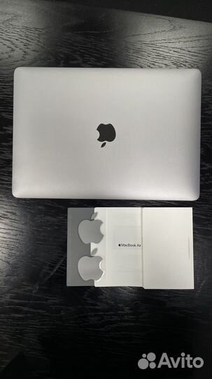 Macbook Air 13 (2019, Retina, 8Gb, 128Gb SSD)