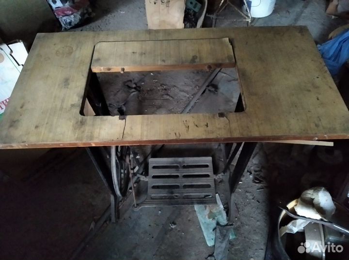 Стол для швейной машинки