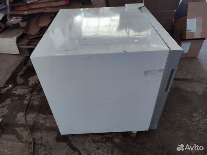 Мини морозилка барная Tefcold