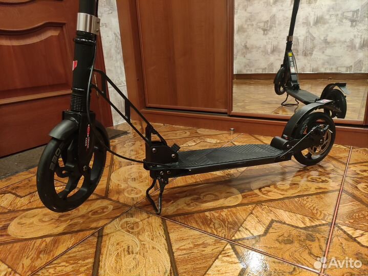 Самокат Roces Lux 230 мм