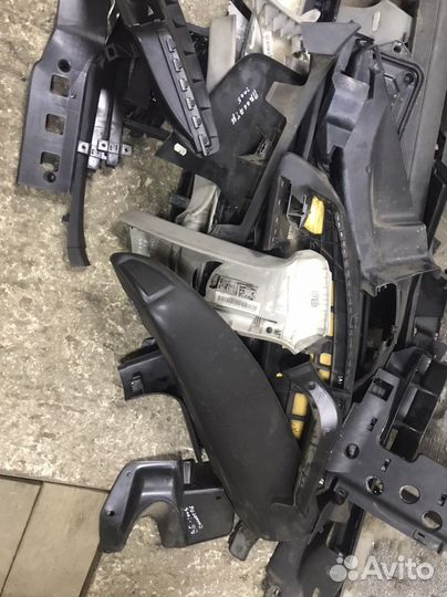 Пластик Volkswagen Passat B6