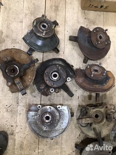 Кулак поворотный Mitsubishi Lancer 9