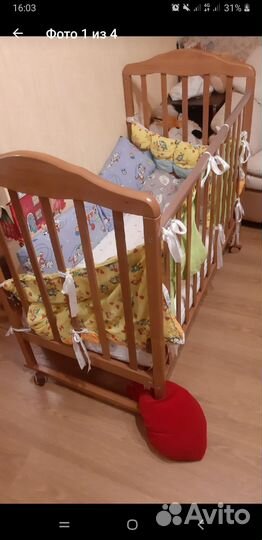 Детская кровать с бельём и матрацем